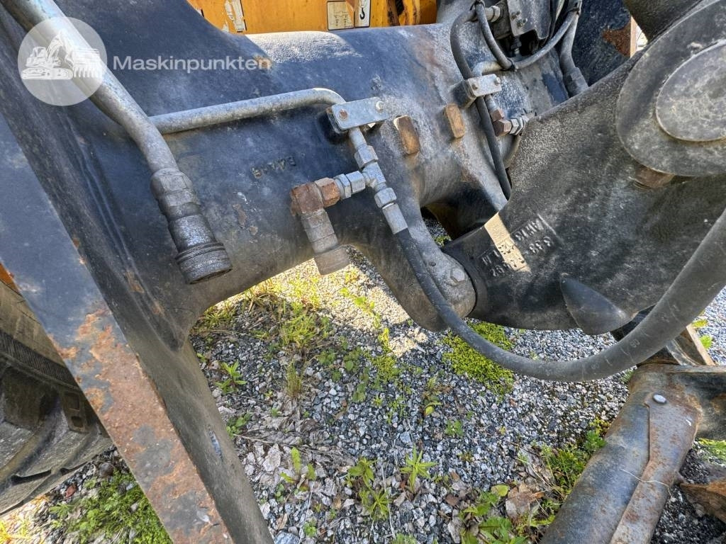 Chargeuse sur pneus JCB 413 K