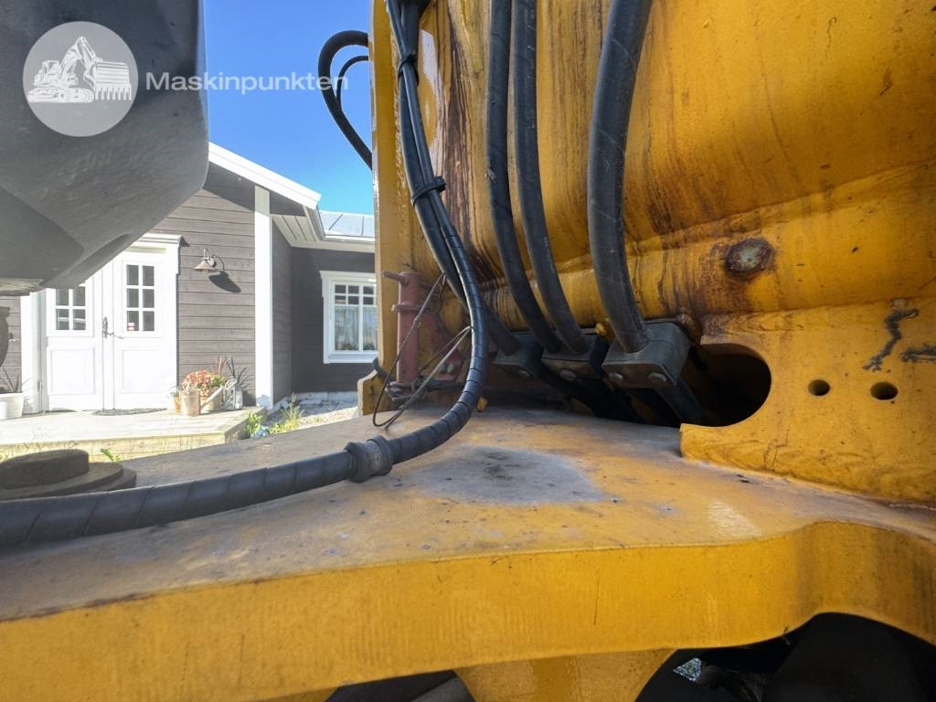Chargeuse sur pneus JCB 413 K