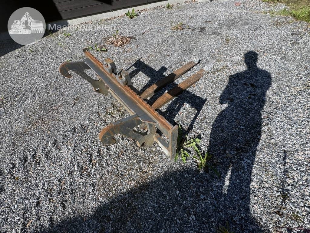 Chargeuse sur pneus JCB 413 K