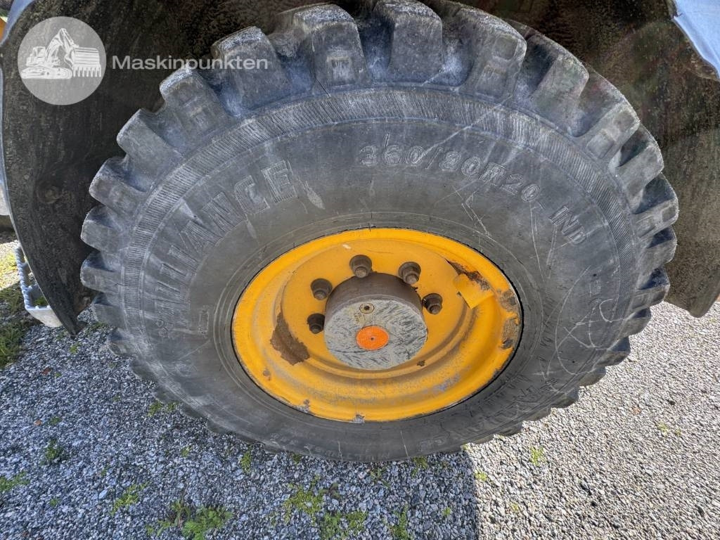 Chargeuse sur pneus JCB 413 K