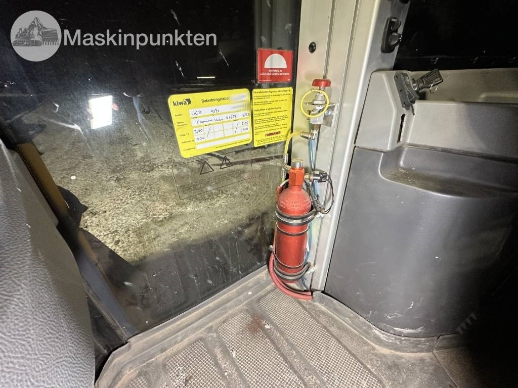 Chargeuse sur pneus JCB 413 S