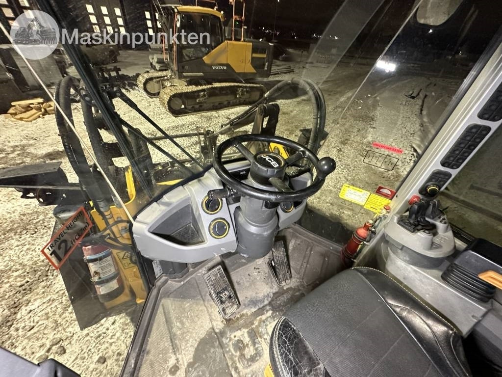 Chargeuse sur pneus JCB 413 S