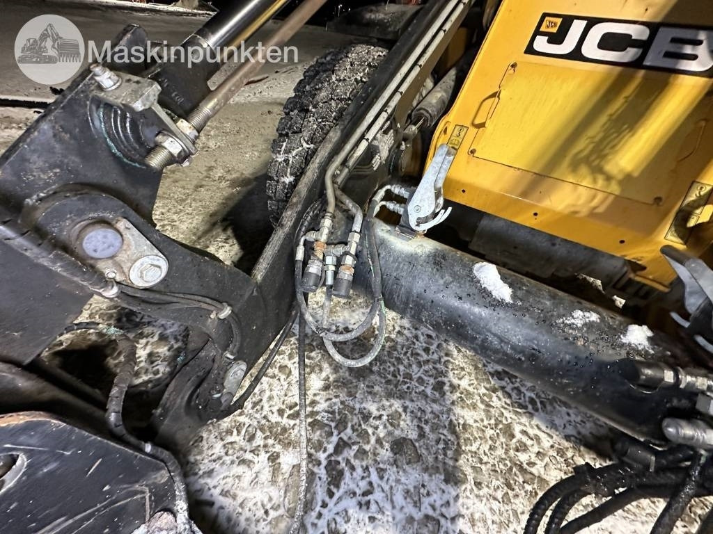 Chargeuse sur pneus JCB 413 S