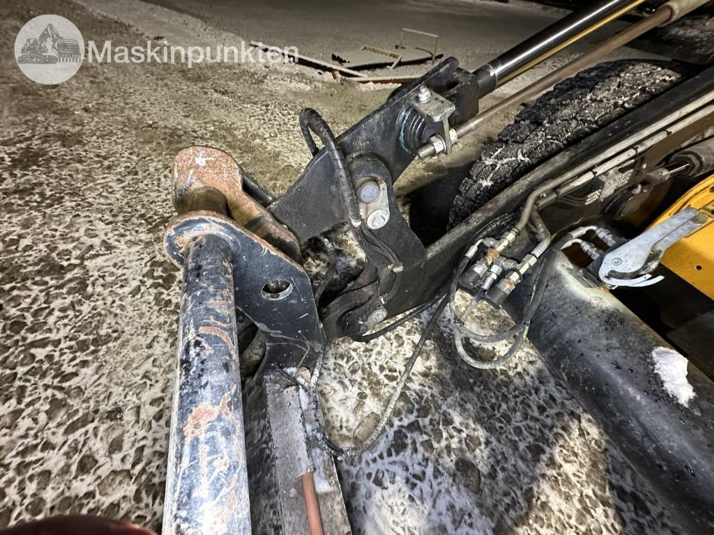 Chargeuse sur pneus JCB 413 S