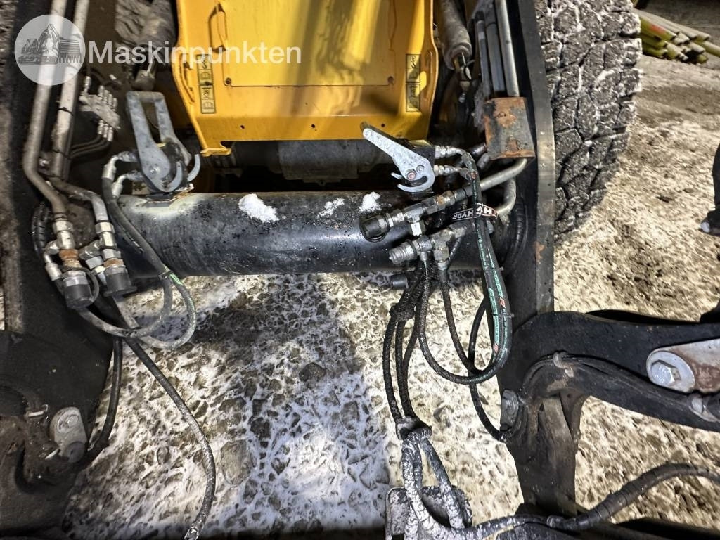 Chargeuse sur pneus JCB 413 S