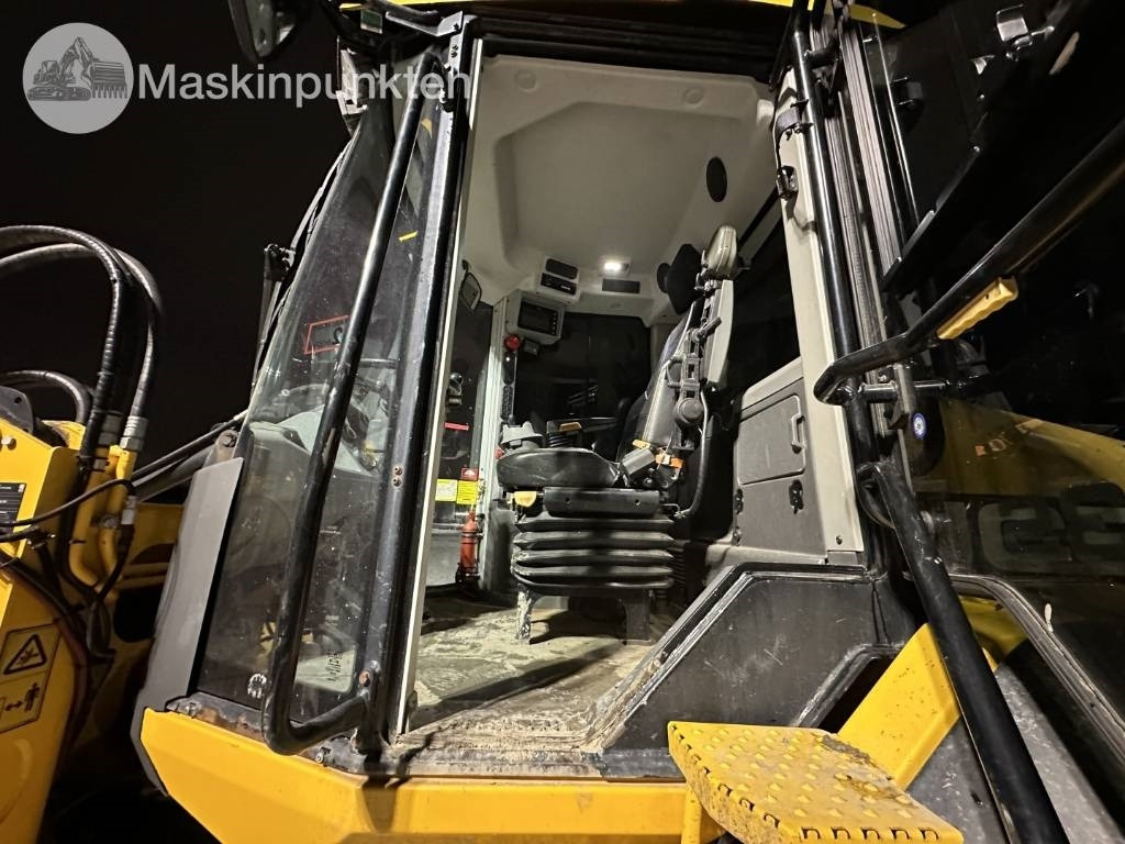 Chargeuse sur pneus JCB 413 S