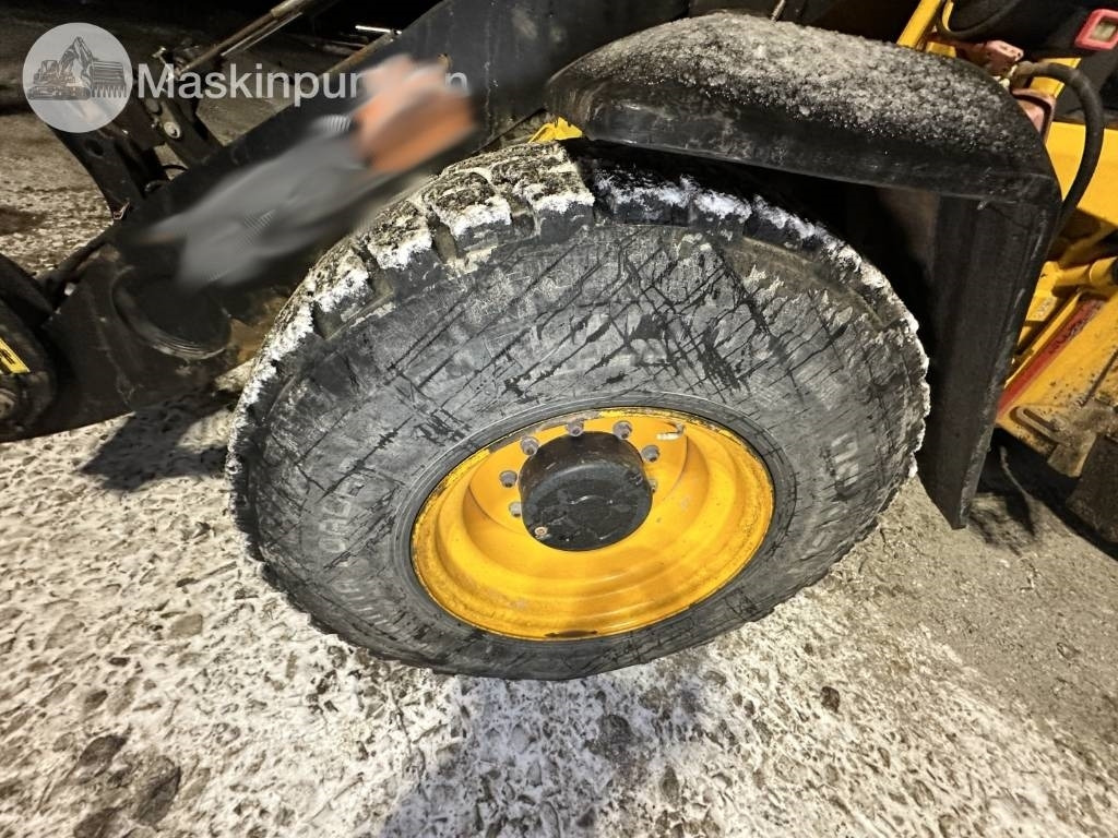 Chargeuse sur pneus JCB 413 S