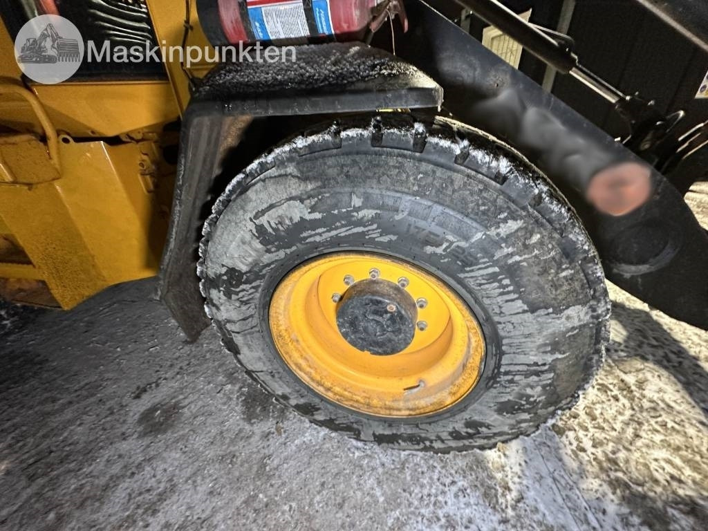 Chargeuse sur pneus JCB 413 S