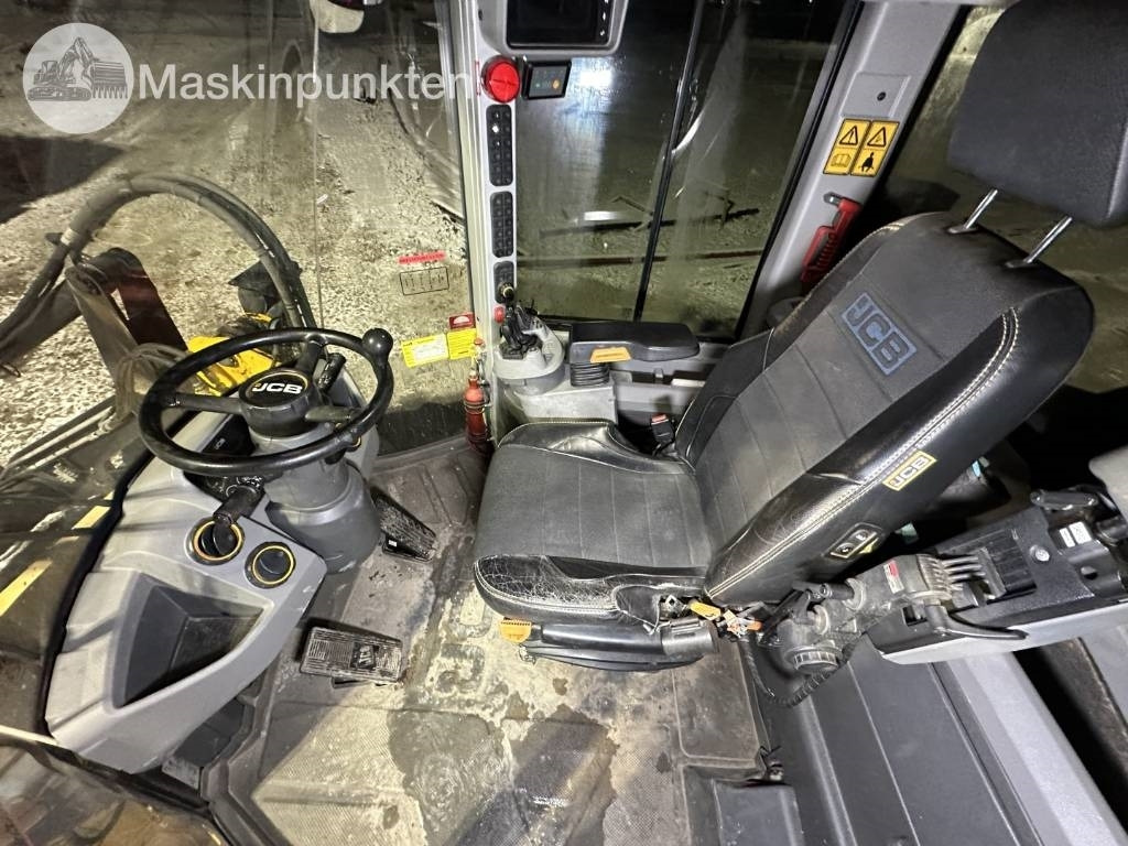 Chargeuse sur pneus JCB 413 S