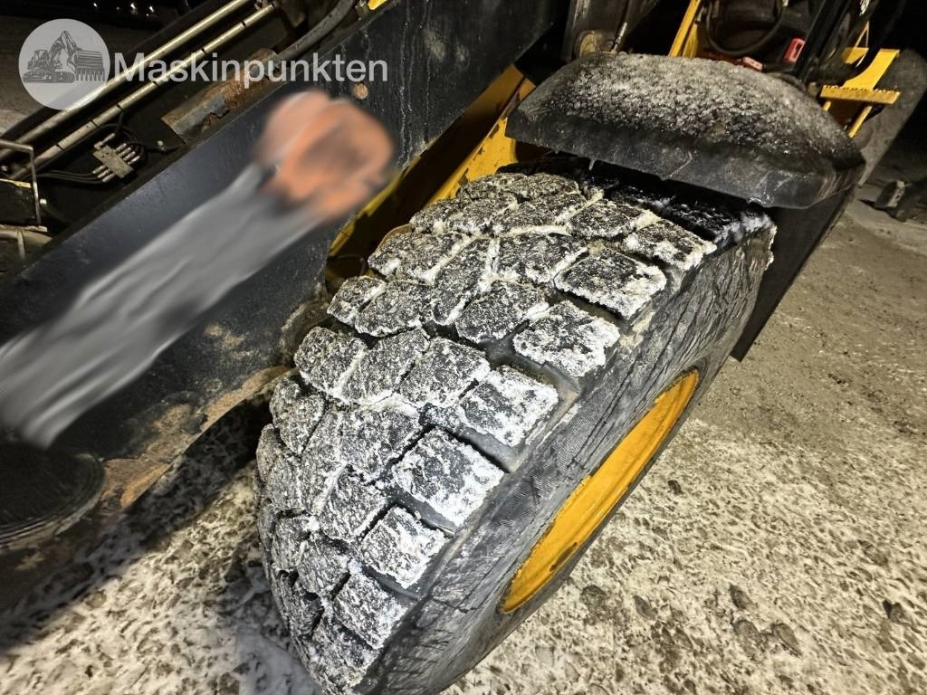 Chargeuse sur pneus JCB 413 S