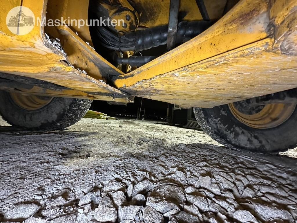 Chargeuse sur pneus JCB 413 S