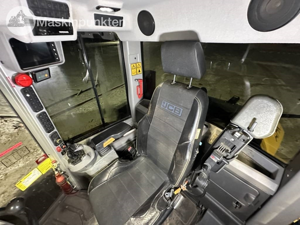 Chargeuse sur pneus JCB 413 S