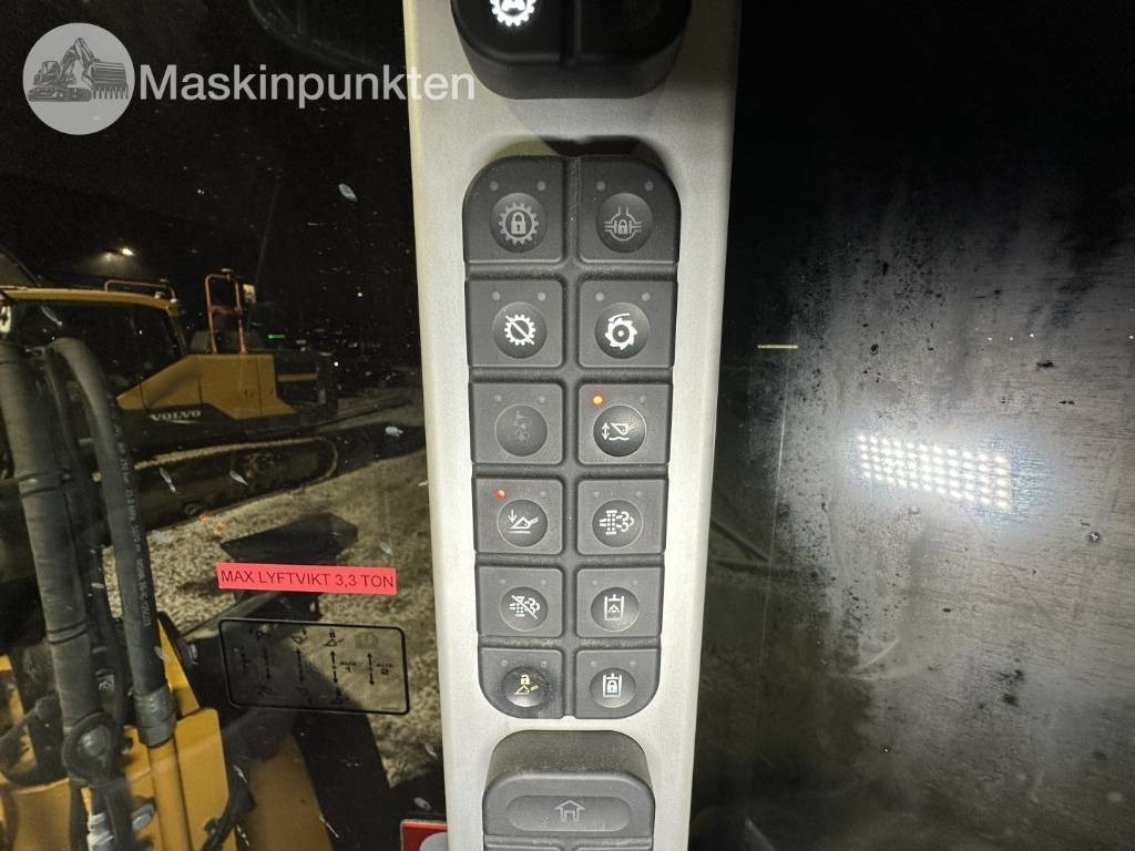 Chargeuse sur pneus JCB 413 S