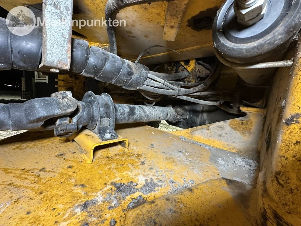 Chargeuse sur pneus JCB 413 S