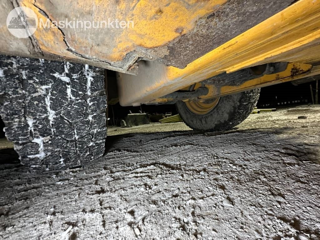 Chargeuse sur pneus JCB 413 S