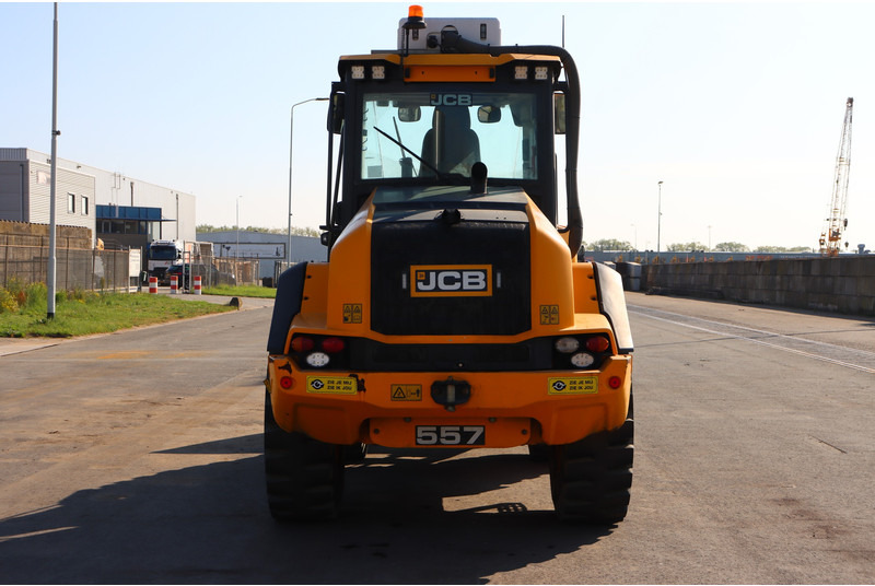 Chargeuse sur pneus JCB 417 HT T4F