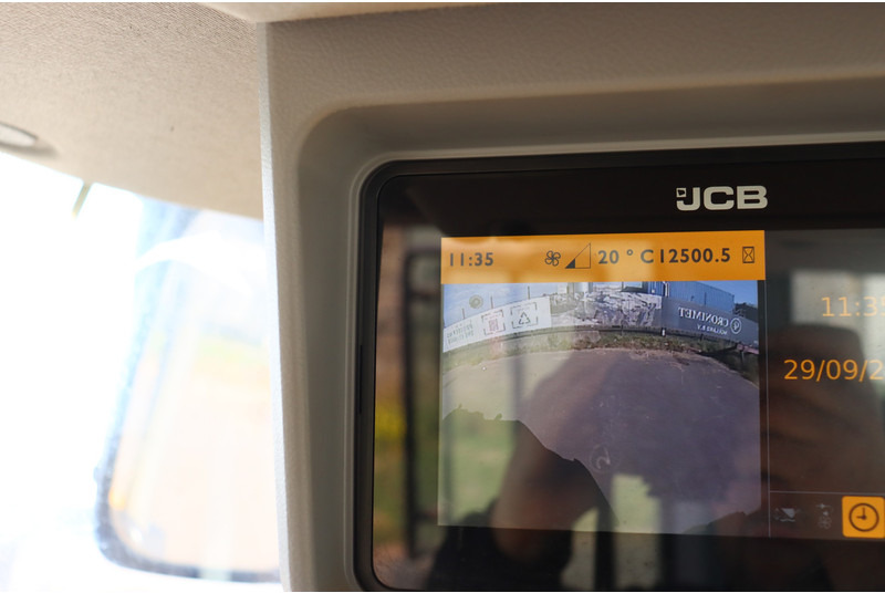 Chargeuse sur pneus JCB 417 HT T4F