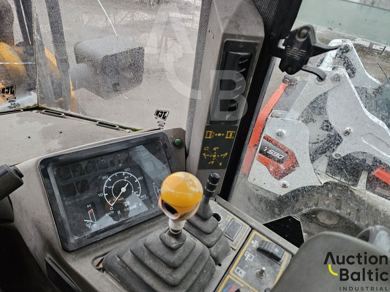 Chargeuse sur pneus JCB 426 HT