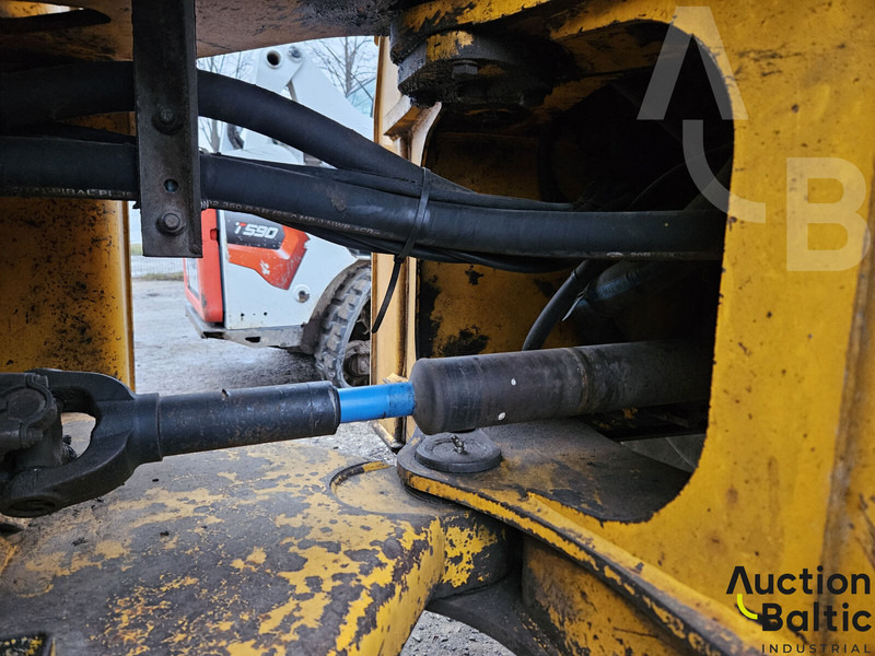 Chargeuse sur pneus JCB 426 HT