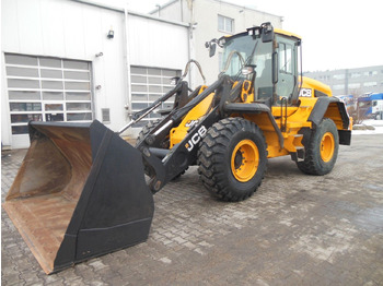 Chargeuse sur pneus  JCB 427 AGT4F