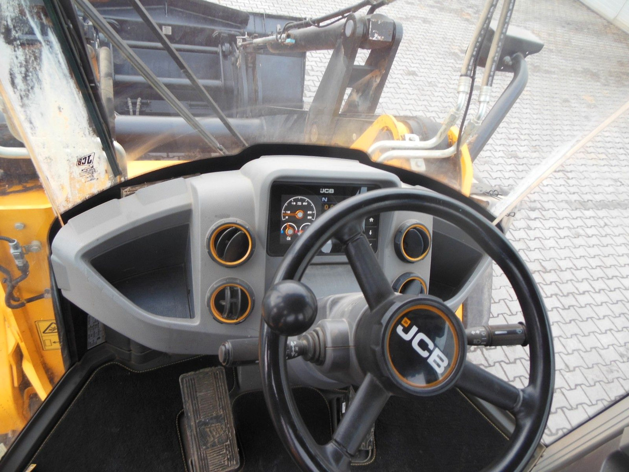 Chargeuse sur pneus JCB 427 AGT4F