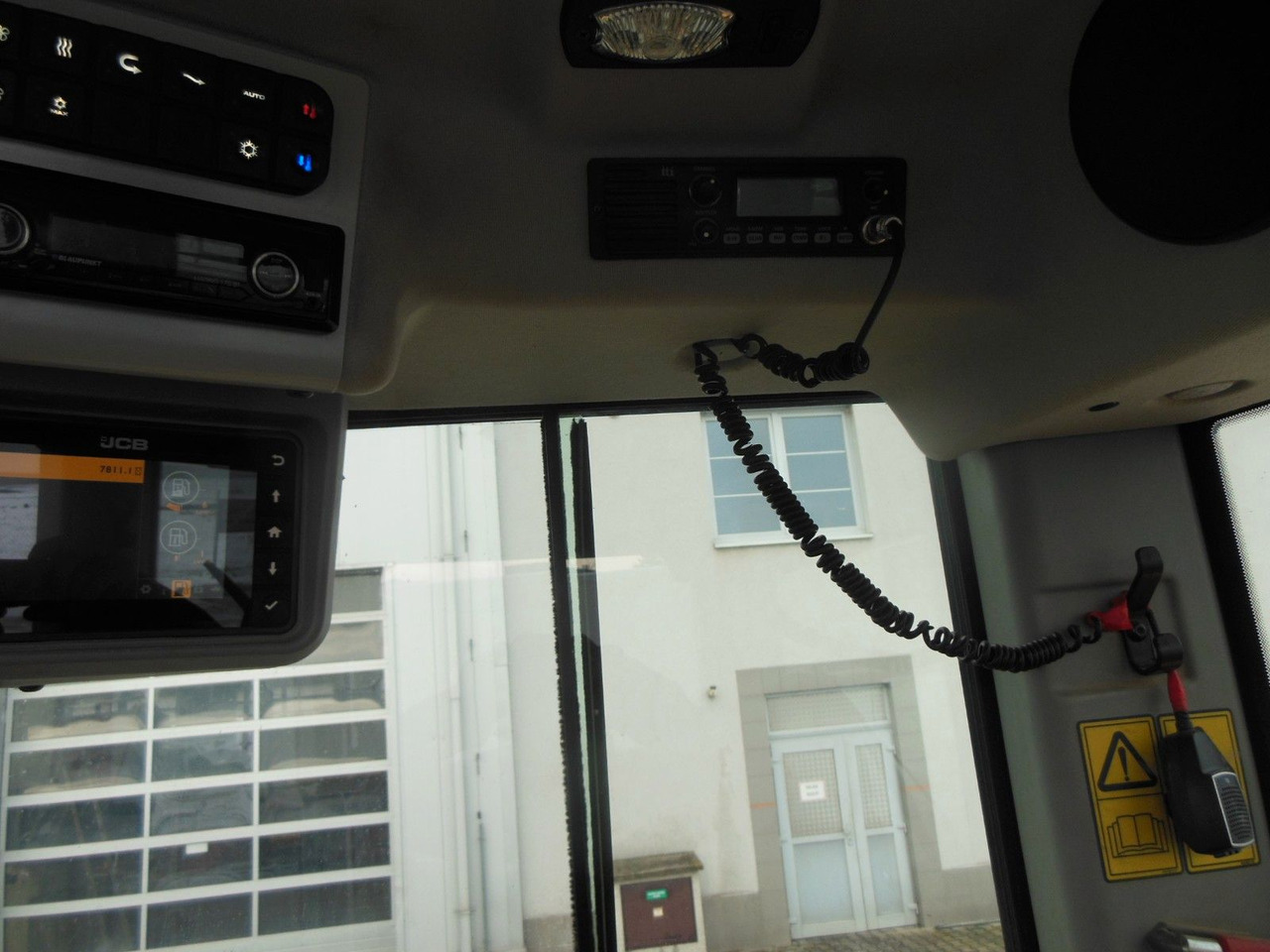 Chargeuse sur pneus JCB 427 AGT4F