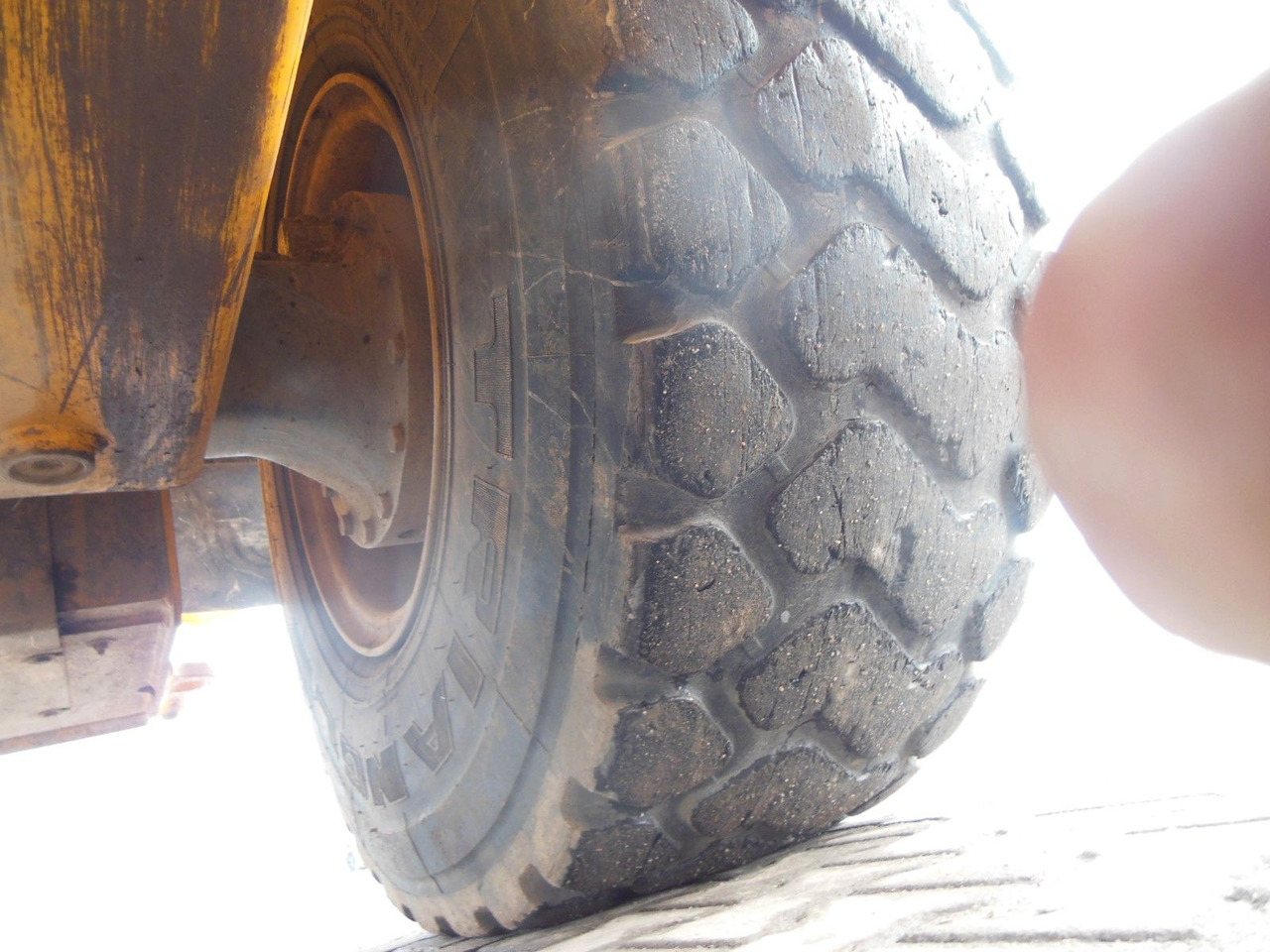 Chargeuse sur pneus JCB 427 AGT4F