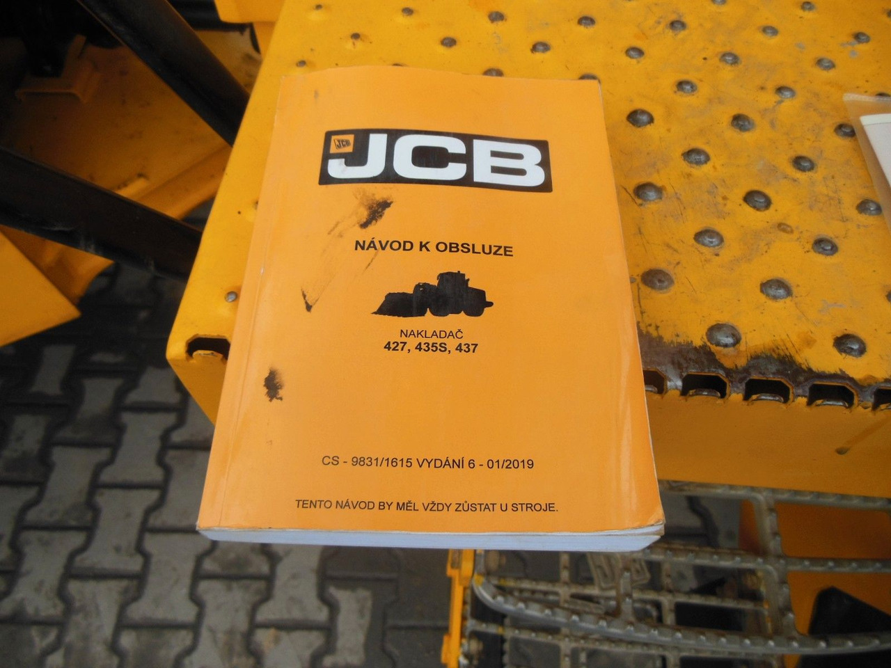Chargeuse sur pneus JCB 427 AGT4F