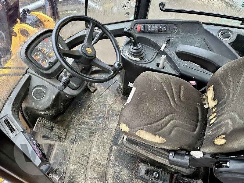 Chargeuse sur pneus JCB 427 HT Agri