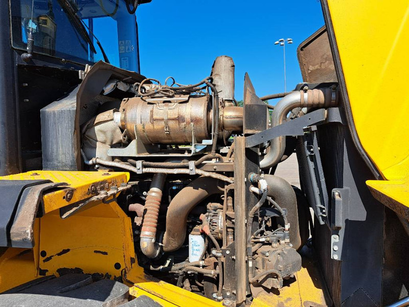 Chargeuse sur pneus JCB 427 ZX