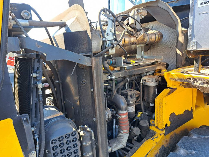Chargeuse sur pneus JCB 427 ZX
