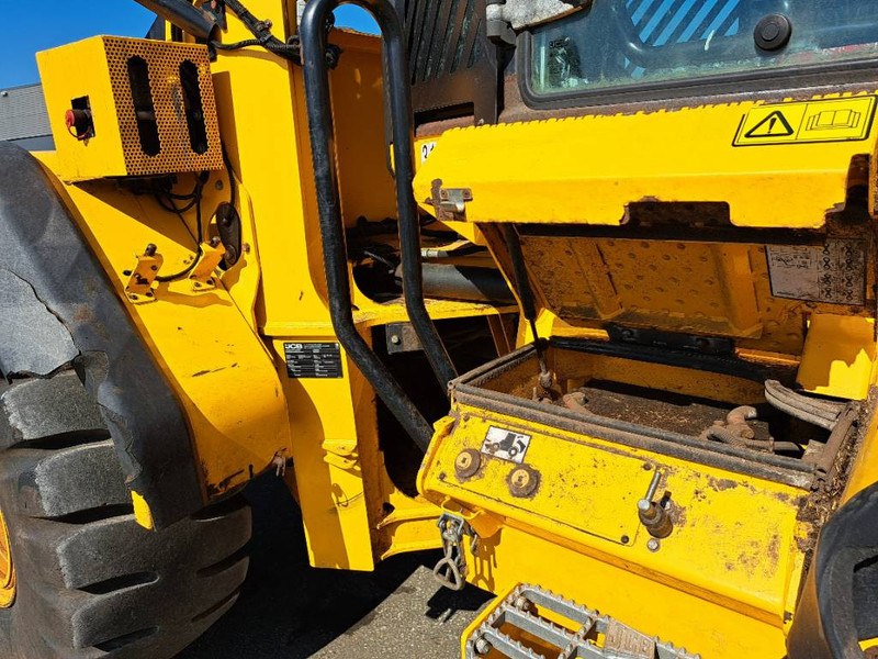 Chargeuse sur pneus JCB 427 ZX