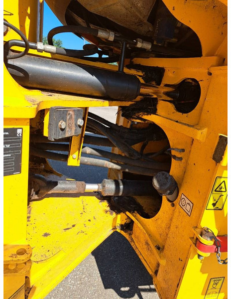 Chargeuse sur pneus JCB 427 ZX