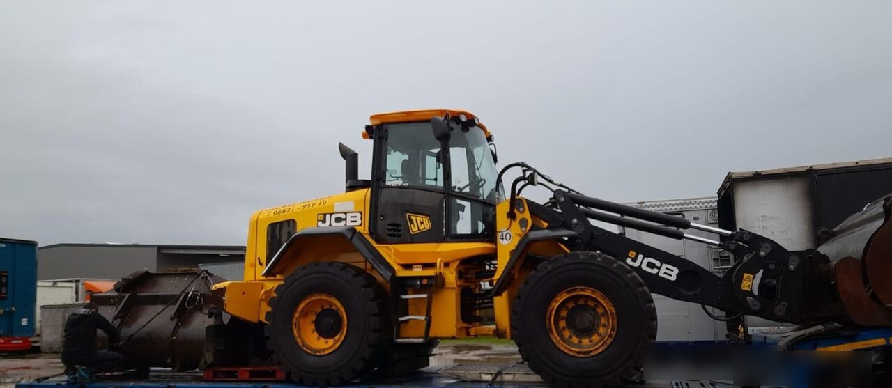 Chargeuse sur pneus JCB 427 ht