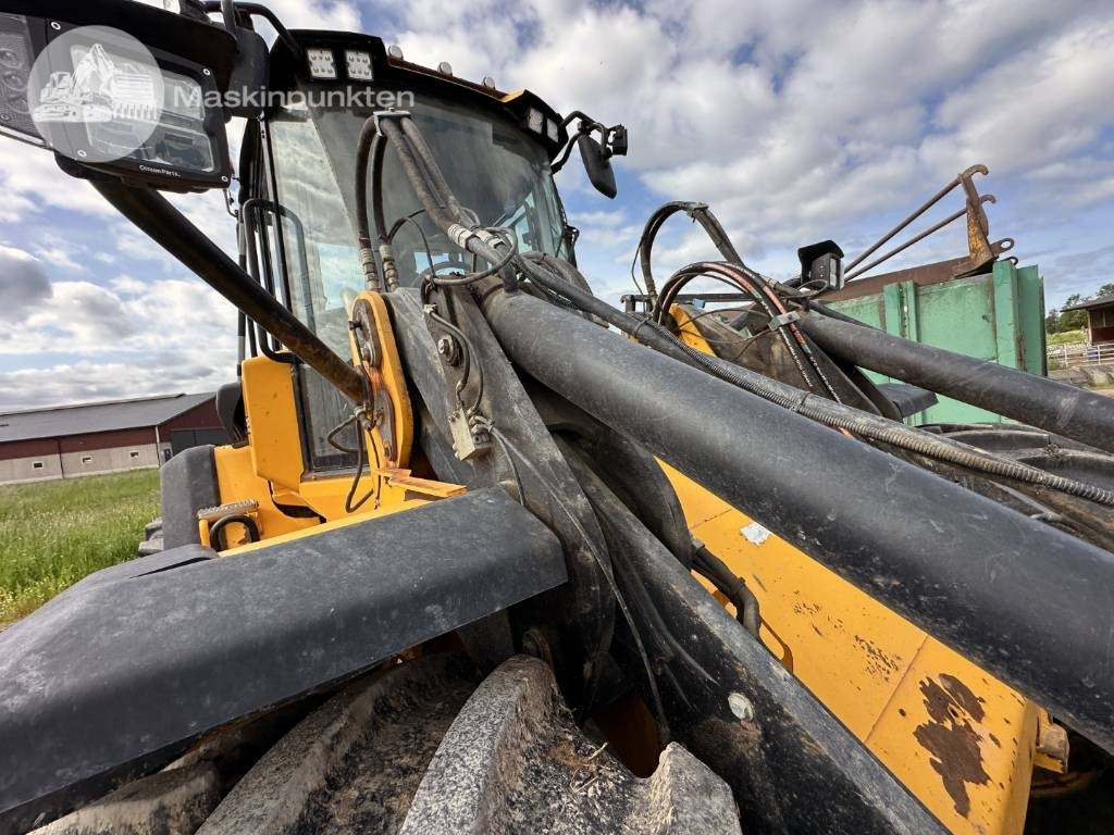 Chargeuse sur pneus JCB 435