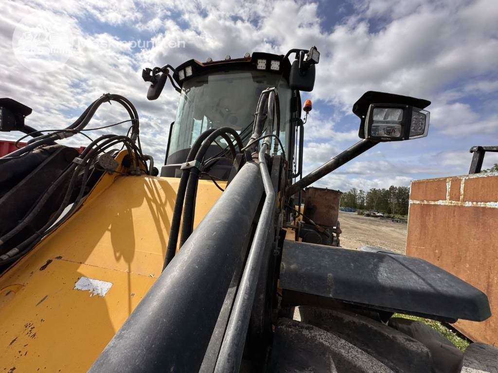 Chargeuse sur pneus JCB 435