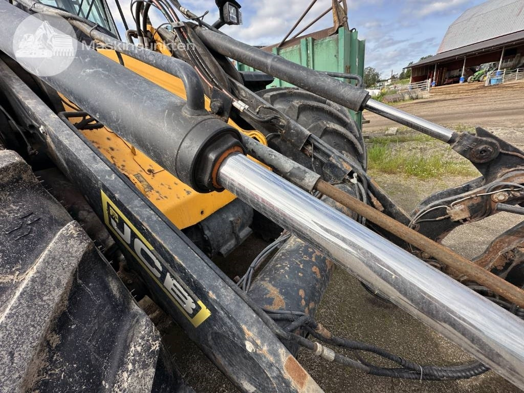 Chargeuse sur pneus JCB 435