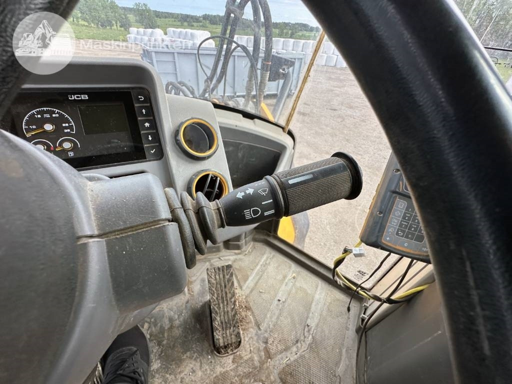 Chargeuse sur pneus JCB 435