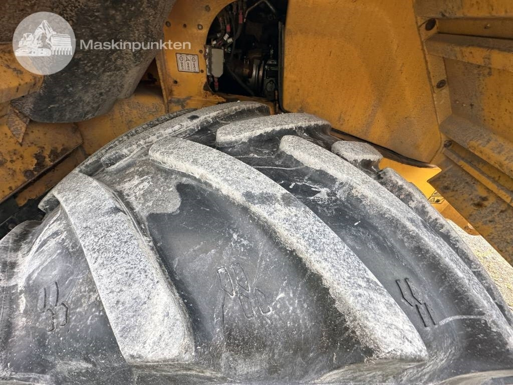 Chargeuse sur pneus JCB 435