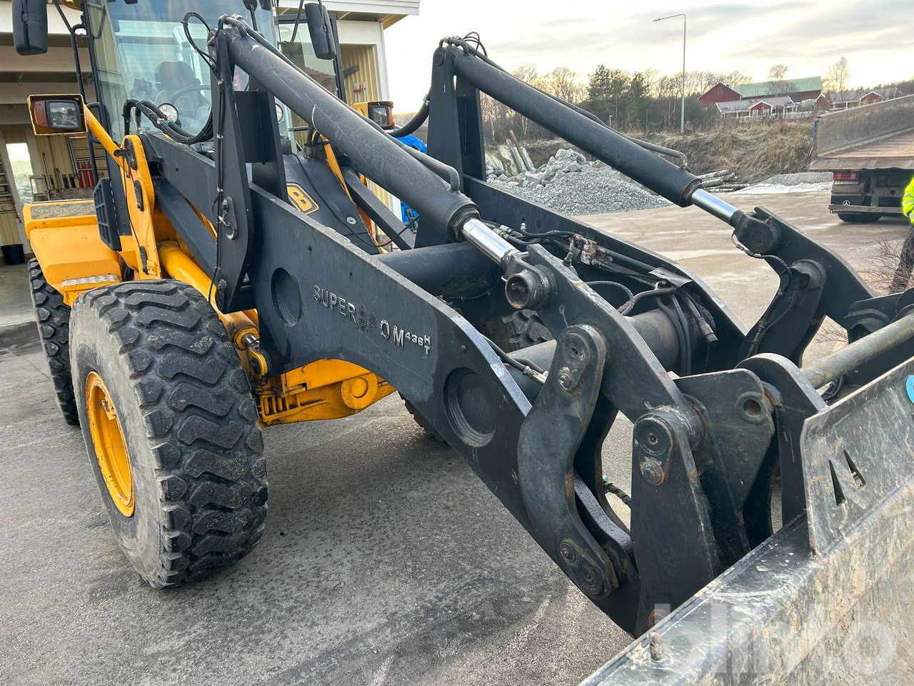 Chargeuse sur pneus JCB 436
