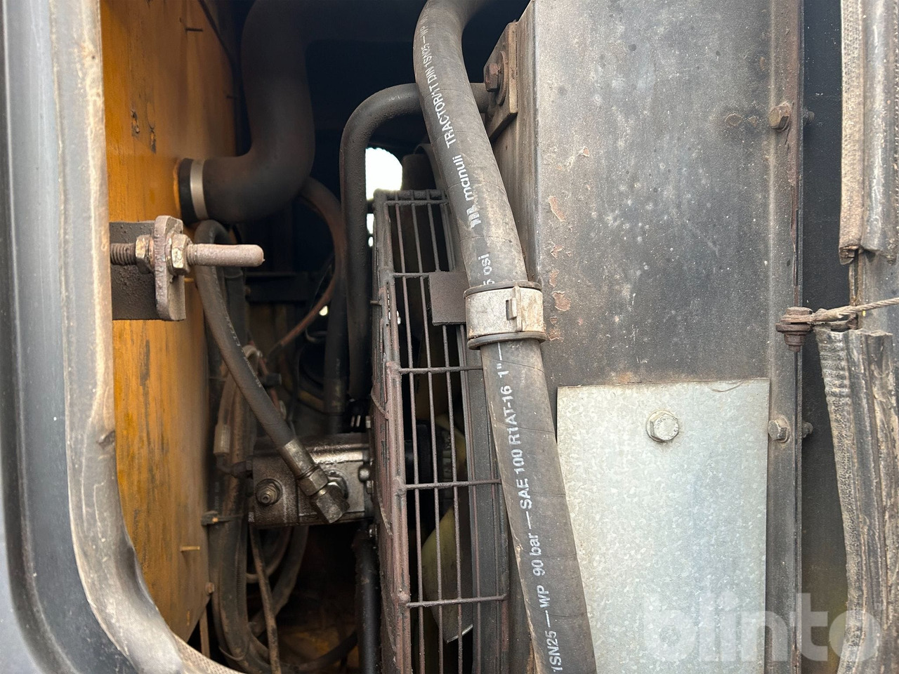 Chargeuse sur pneus JCB 436