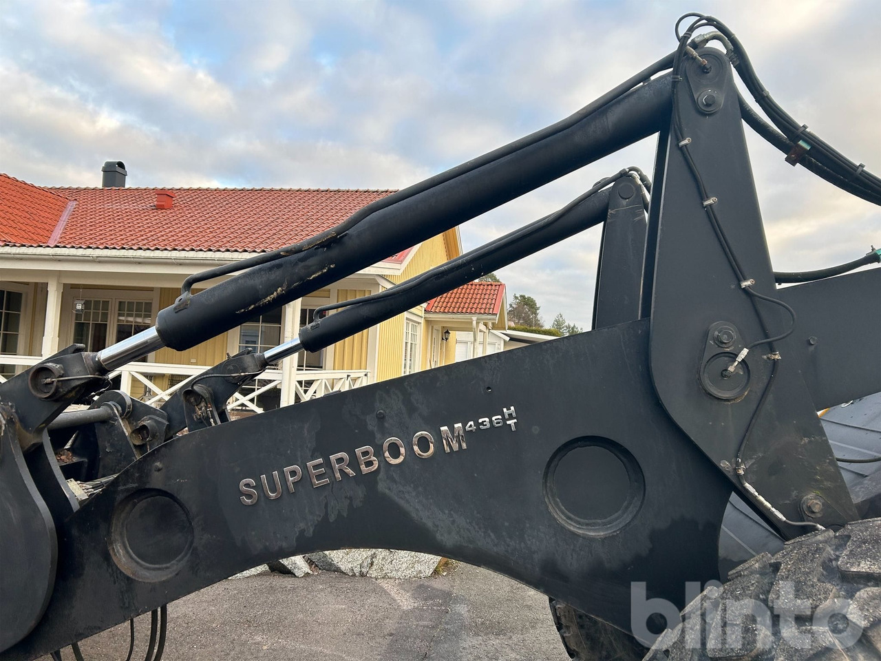 Chargeuse sur pneus JCB 436