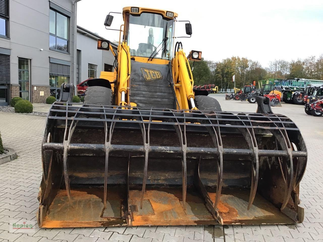 Chargeuse sur pneus JCB 436B