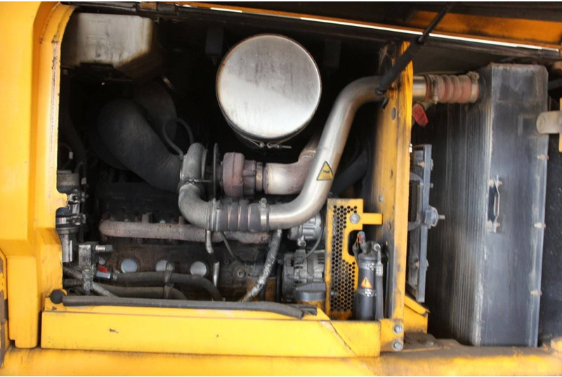 Chargeuse sur pneus JCB 436HT