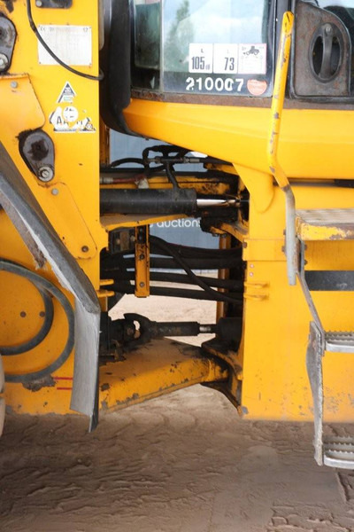 Chargeuse sur pneus JCB 436HT