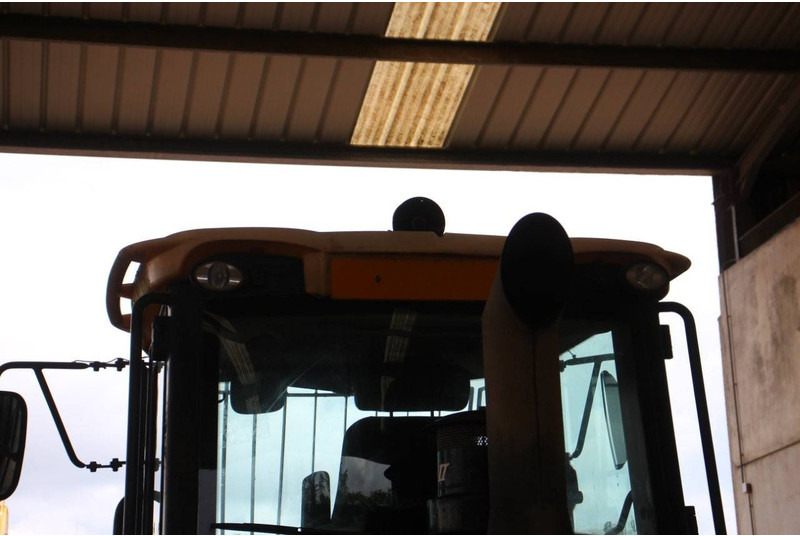 Chargeuse sur pneus JCB 436HT