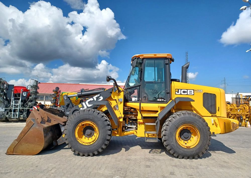Chargeuse sur pneus JCB 437ZX