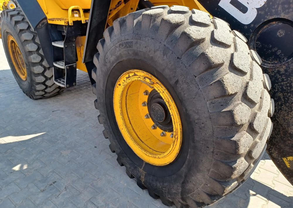 Chargeuse sur pneus JCB 437ZX