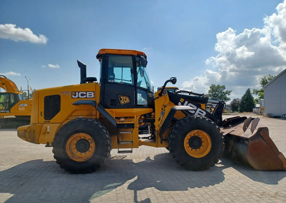 Chargeuse sur pneus JCB 437ZX