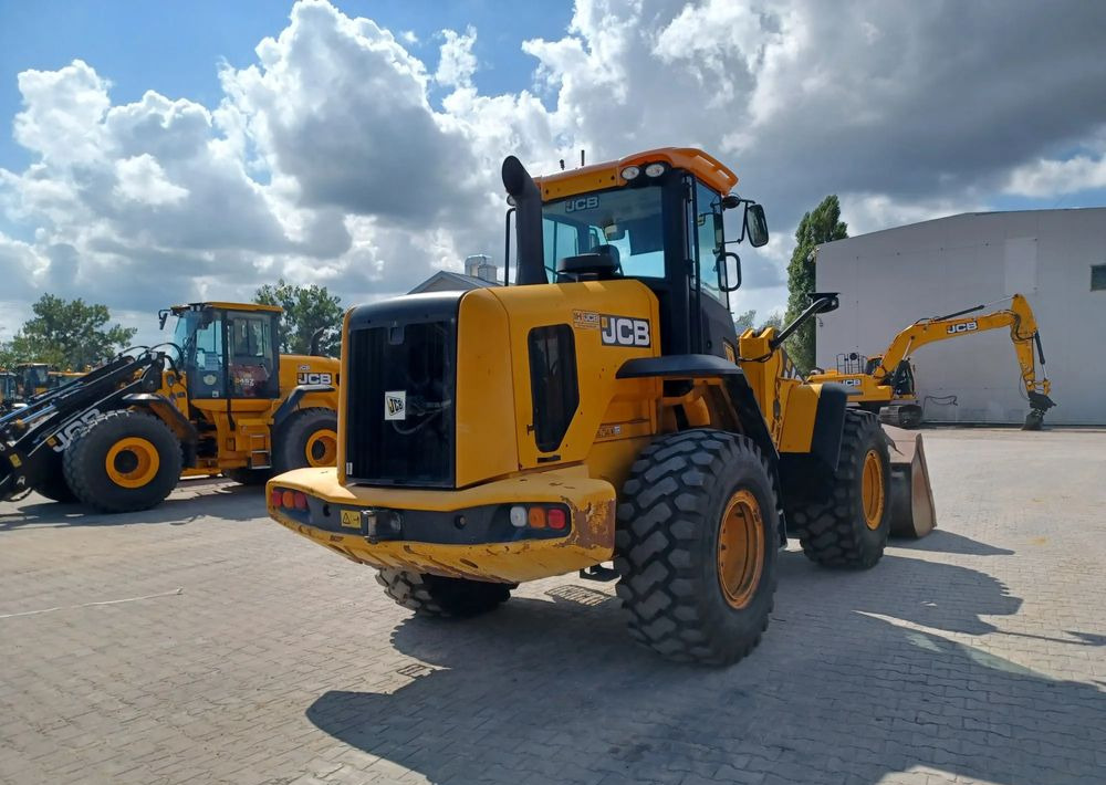 Chargeuse sur pneus JCB 437ZX